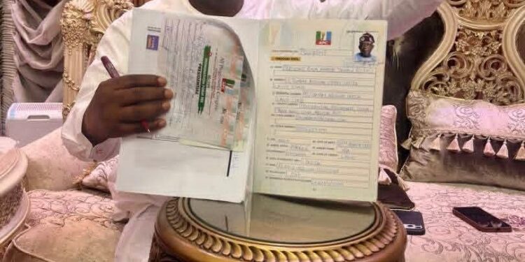 UMAHI SIGNS PRESIDENT TINUBU’S NOMINATION FORM, DESCRIBES IT AS VICTORY FORM, REAFFIRMS SUPPORT FOR CONTINUITY