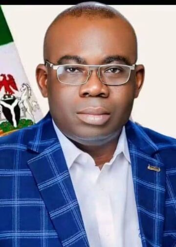 Afikpo LGA Chairman, NWACHI, Flags Off Distribution of 4,000 Bags of Fertilizer to Farmers