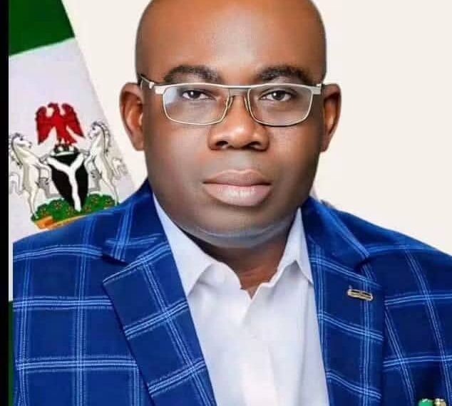 Afikpo LGA Chairman, NWACHI, Flags Off Distribution of 4,000 Bags of Fertilizer to Farmers